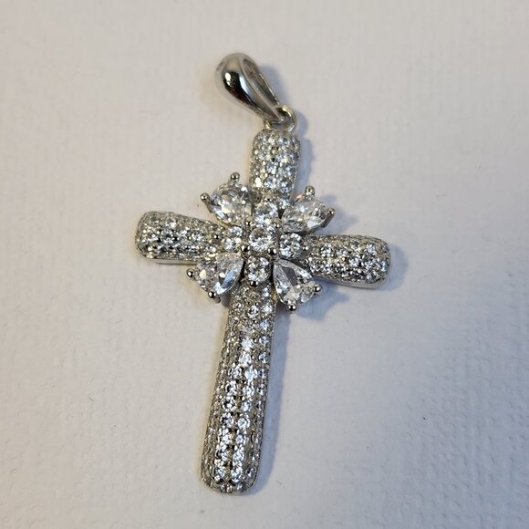 NIB 925 White Diamond Simulant Pave 2.00cts Silver Cross Pendant - Picture 3 of 12